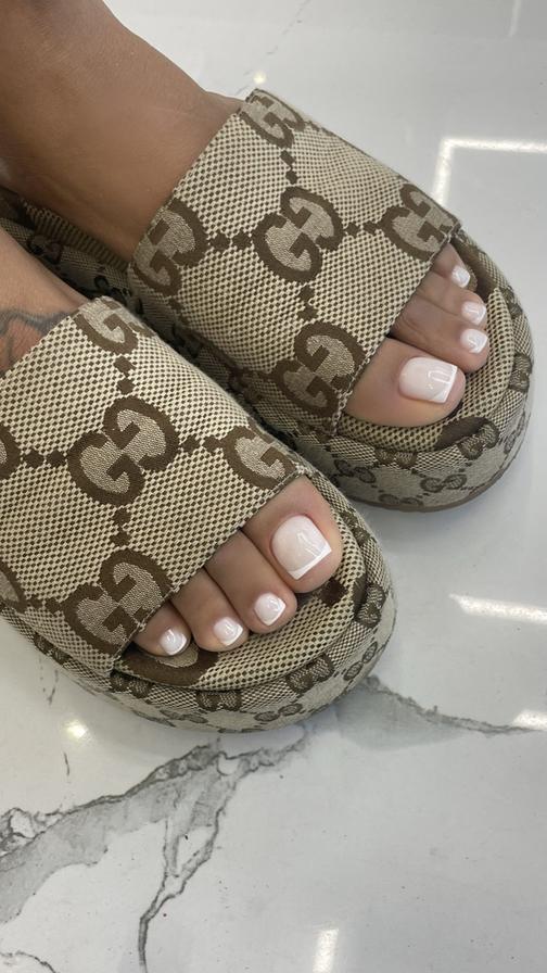French pedicure with white tips