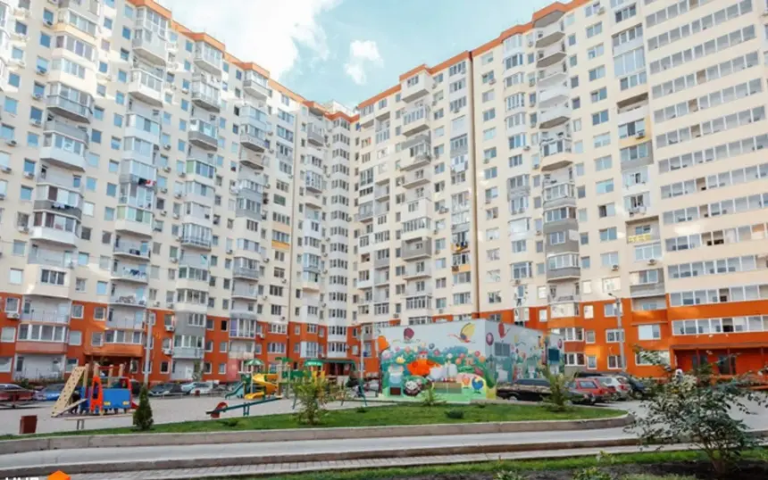 ЖК Радужный — двор с детской площадкой
