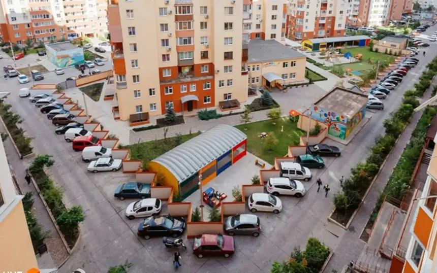 ЖК Радужный — территория жилого массива