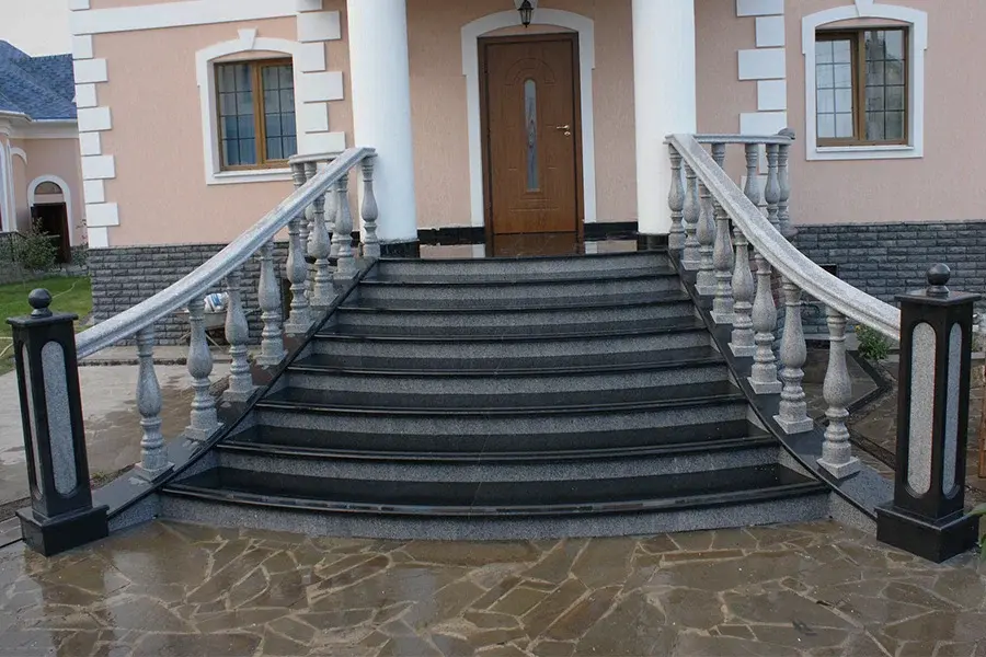 Лестница из гранита в Узбекистане