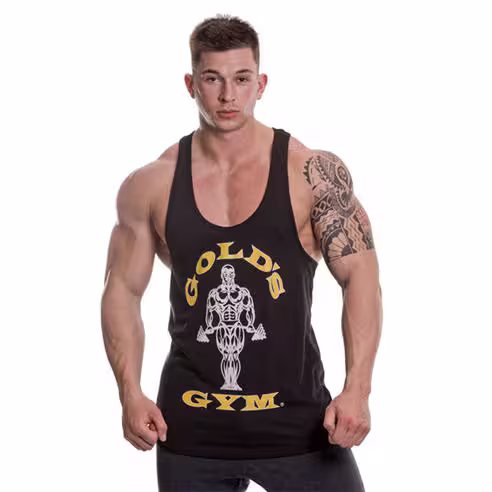 Фото продукции спортивного питания компании Gold’s Gym