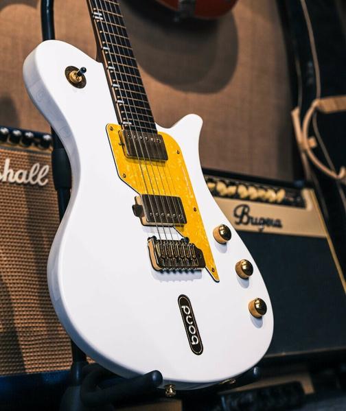 Custom Shop ﻿Bond Guitars