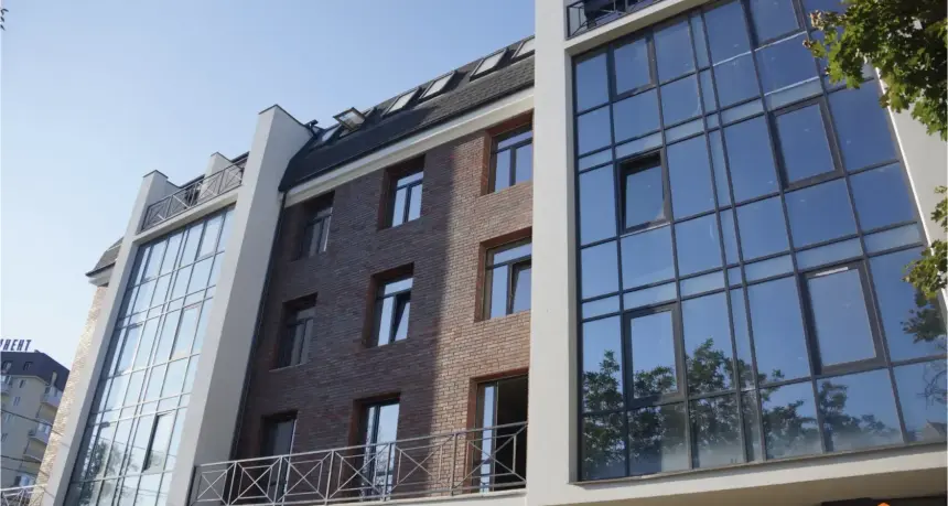 ЖК Comfort Hall — фасад малоэтажного жилого комплекса в Одессе